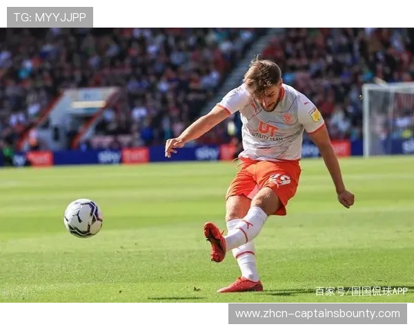 伯恩茅斯伤停严重,18岁小将临危受命担中卫